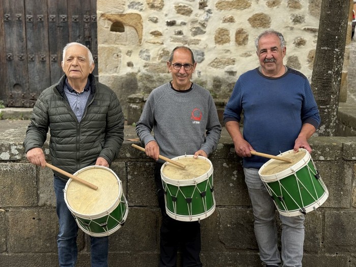 1969ko ausardiatik, gaur egungo ilusiora: danborrada, berriro kalera aterako dute Aramaion
