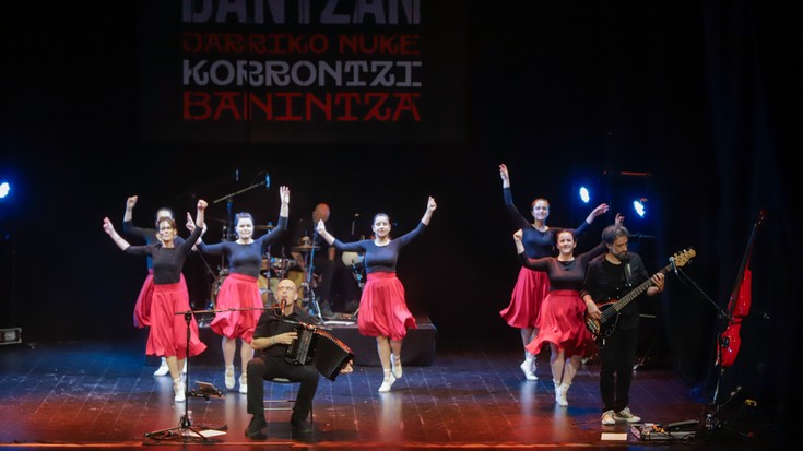 "Benetan hunkituta", Korrontzi eta Oinkarirekin dantzatu eta gero
