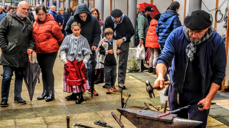 Tailerrak eta erakustaldiak goizean zehar, jai giroan bete-betean murgiltzeko