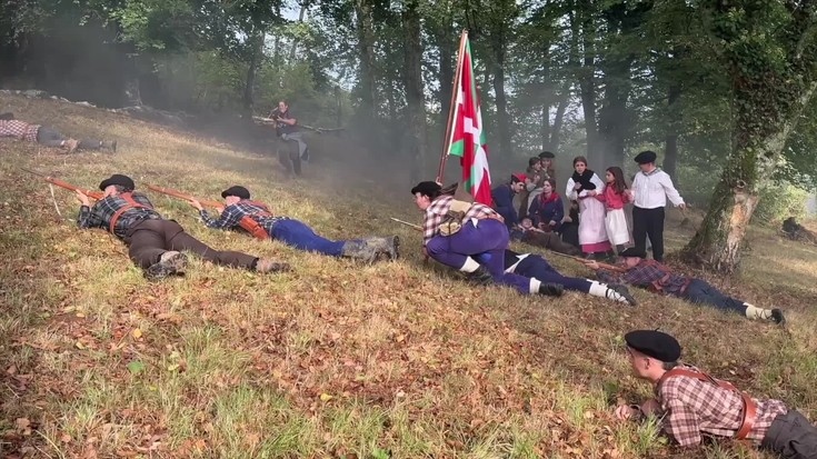 Albisteak: Intxortako erresistentziaren 90. urteurrena gogora ekarri dute Elgetan; Kilometroak jaiaren lekukoa hartu du Aranzadi ikastolak; eta aldarrikapen festa Eskoriatzan, Lur Anitz Fest jaialdian