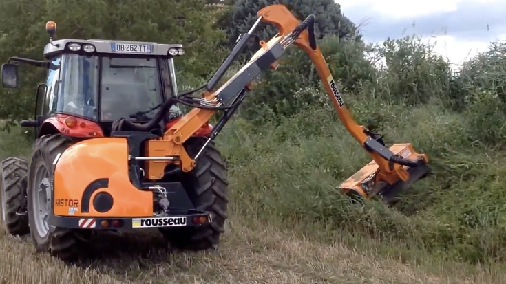 Sastrakak kentzeko besoa erosiko du Udalak, traktoreari egokitzeko