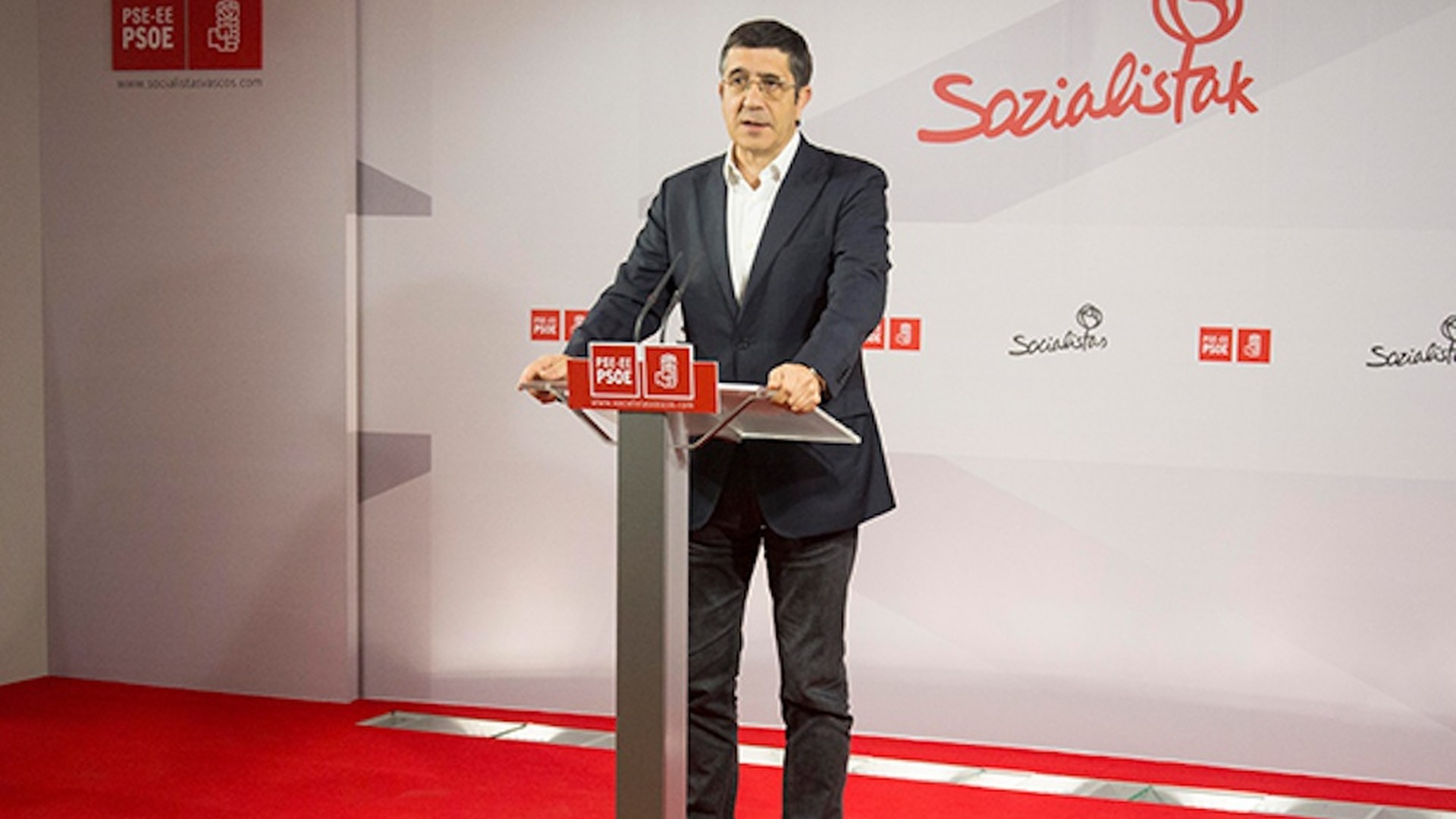Patxi Lopezek PSE-EEko idazkari nagusi izateari utziko dio