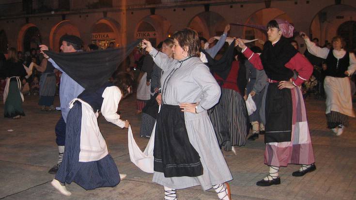 Beinke-Loramendi dantza entseguak daude eguaztenetan