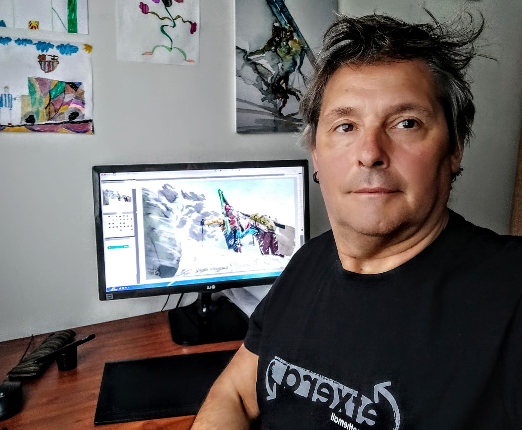 "Mezu eta dei mordoa jasotzen ari naiz, badirudi jendeari gustatu zaizkiola"