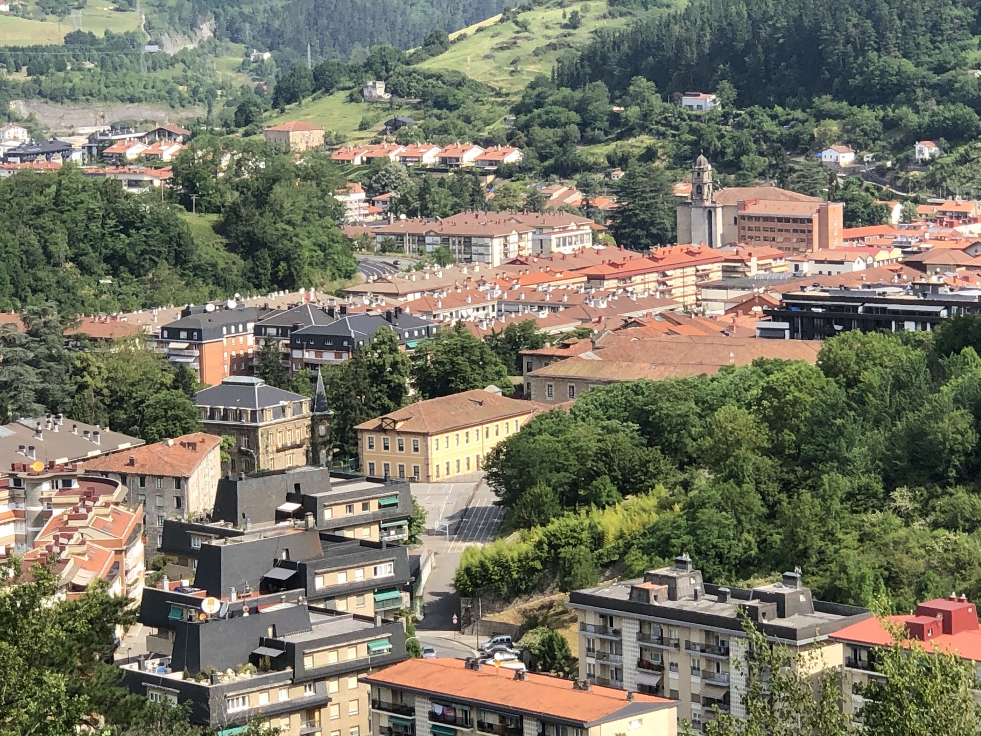 Sei positibo Bergaran eta bat Aretxabaletan
