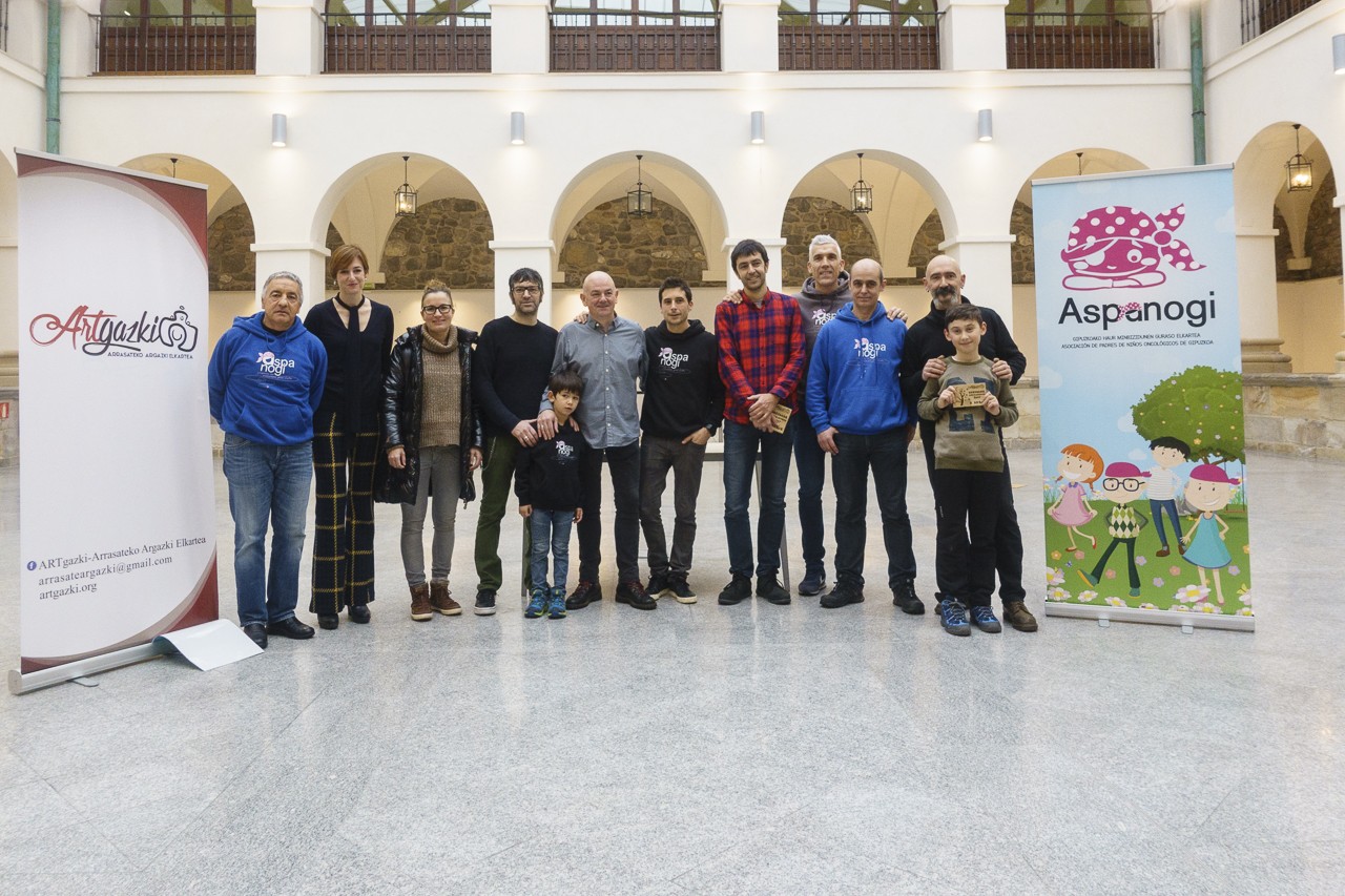 Artgazki taldekoek 1.020 euro batu dituzte Aspanogi laguntzeko