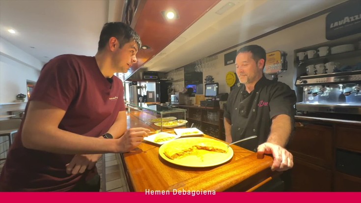 'Hemen Debagoiena': Eguneroko lanaren emaitzen den saria Ezkiña tabernako patata-tortillari