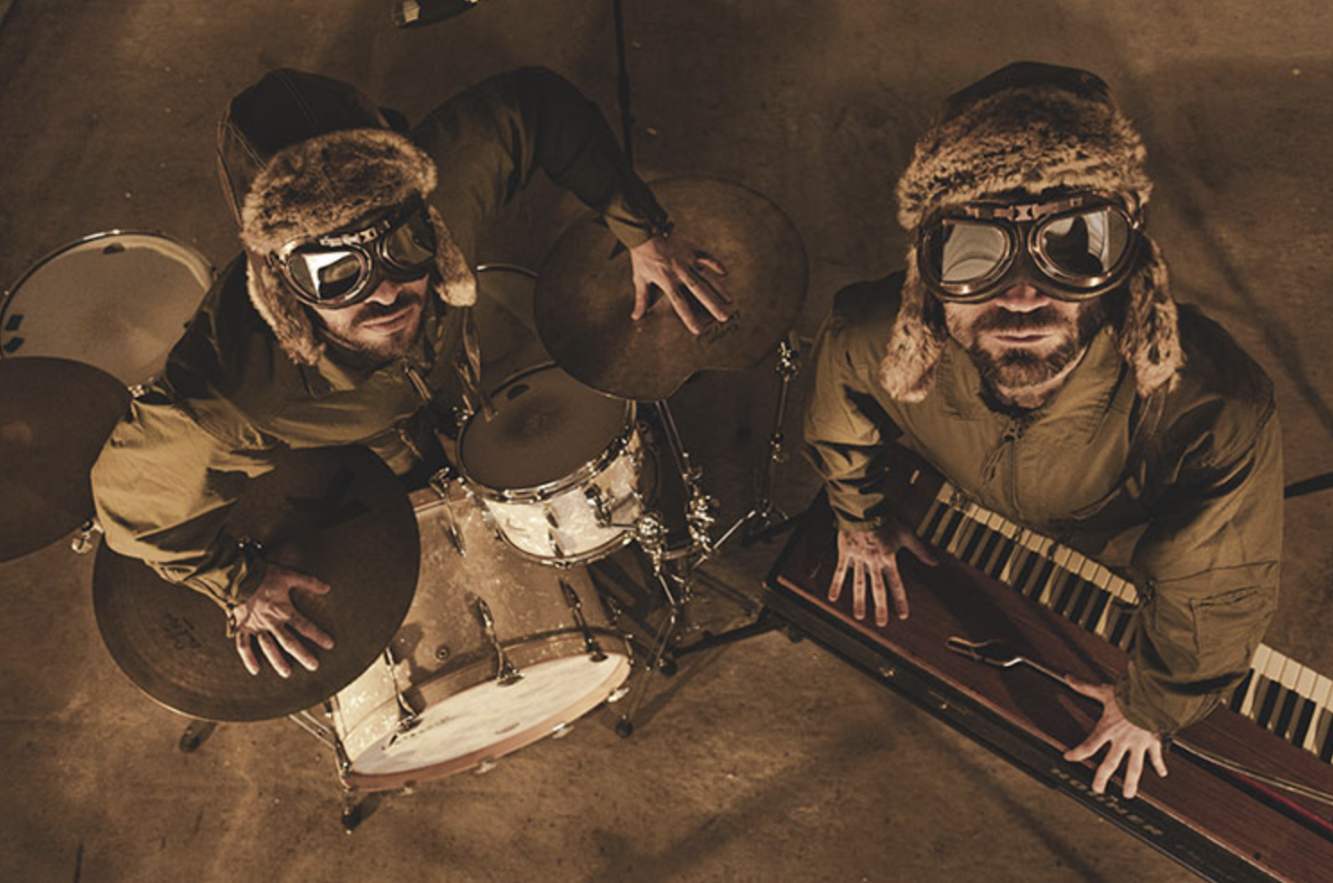 Kamikaze Helmets gaur, Berumuga hasteko