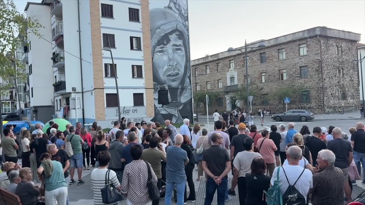 Albisteak: Felix Iñurrategiren omenezko murala inauguratu dute Aretxabaletan; Minbiziaren Aurka Gipuzkoan Elkartea, boluntario bila; eta Oñatiko Musika Bandaren ikasturte berriko egitaraua