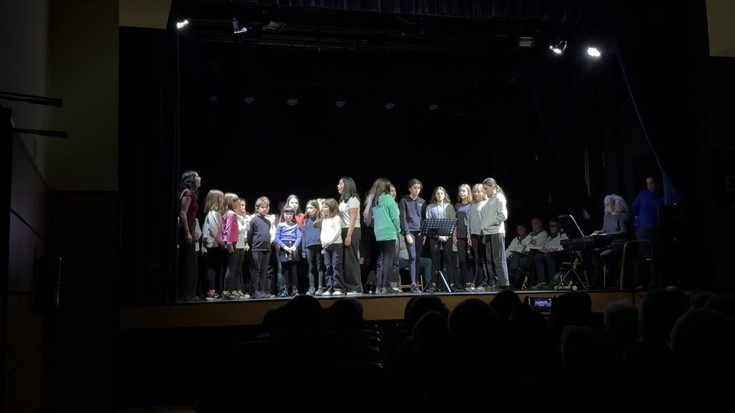 Alaiak Kantuan ikusteko aretoa beteta