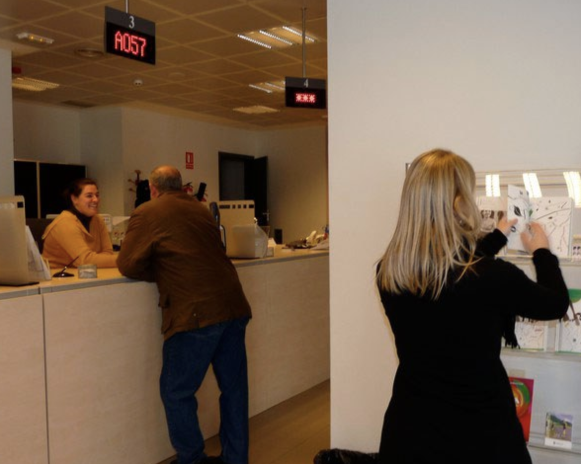 BAZek ateak irekiko ditu astelehenetik aurrera, herritarrak aurrez-aurre artatzeko