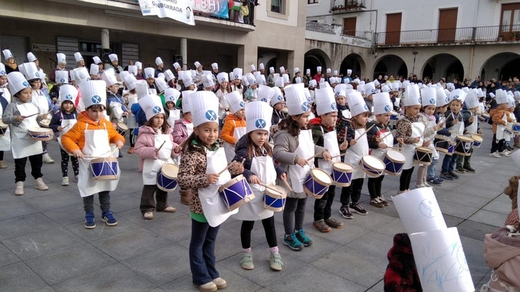 San Sebastian egunez, danborrak astintzera