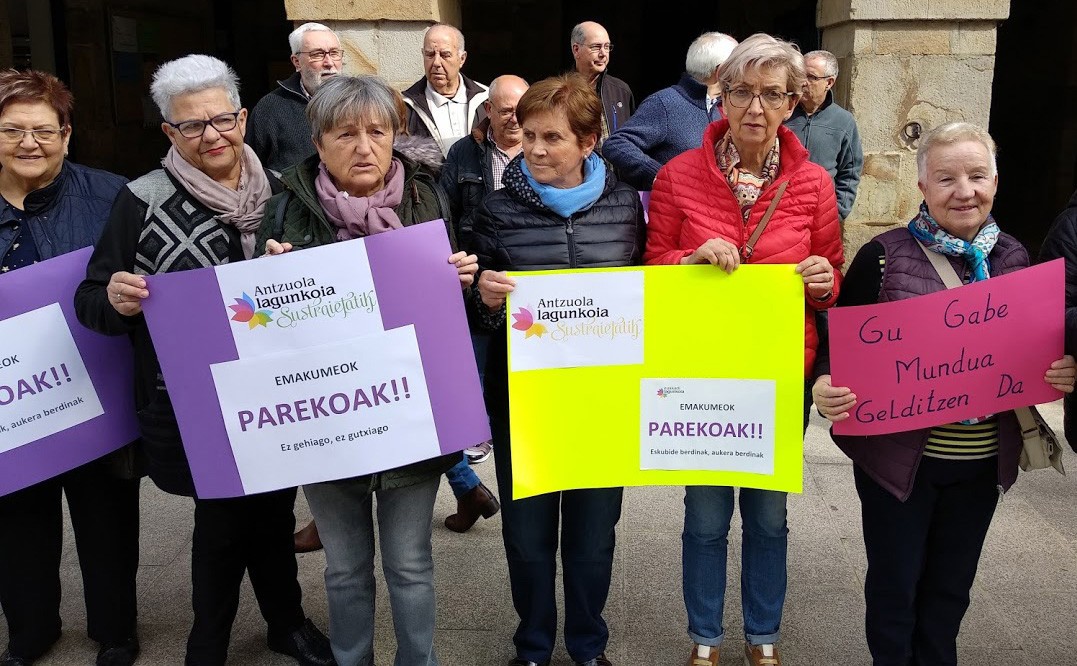 Pentsiodunek martxoaren 8ko aldarrikapena egin dute