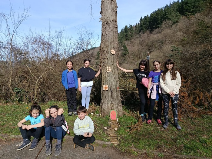 Landare Egunean, eskulanak egin dituzte gaztetxoek