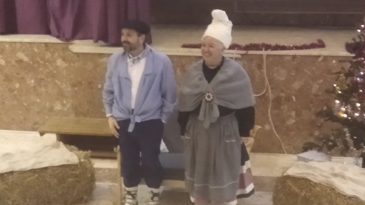 Olentzerok eta Mari Domingik jai giroa ekarri dute eskolara