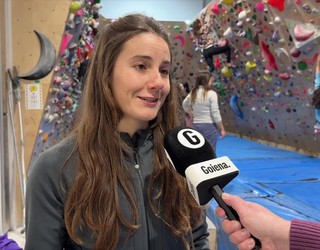 Emakume eskalatzaileak, koskaz koska saretzen