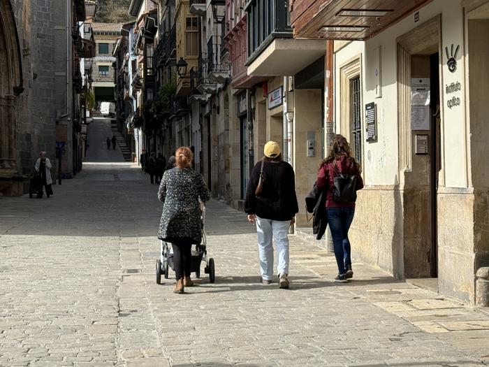 Errolda soziala, oinarrizko eskubideak eskuratzeko irtenbidea