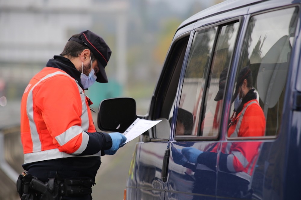 Fiskaltzaren arabera, ezin dira mugikortasuna eta ordutegiak mugatu, alarma egoerarik gabe