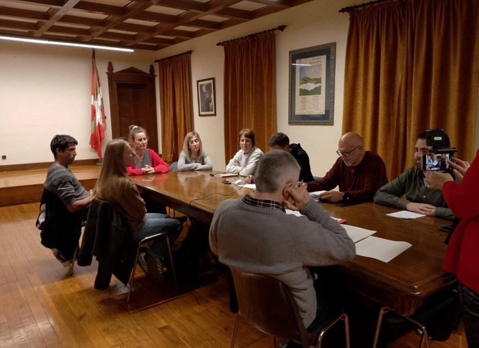 Udal zergek %3ko igoera izango dute; zaborraren gaineko tasak %6koa