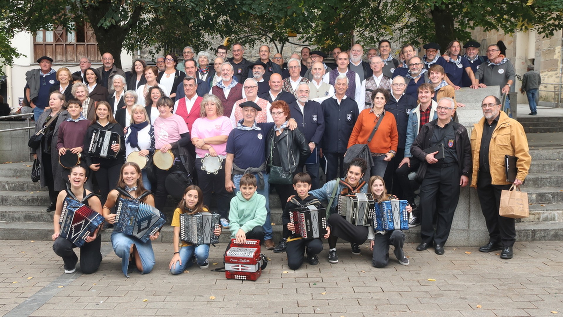 Kantuz kantu, elkar ezagutzen eta plaza berriak konkistatzen