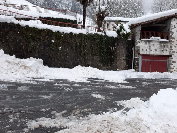 09:00ak aurretik ez dute Arantzazuko errepidea zabalduko