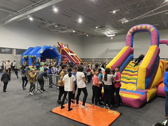 Gabonetako parkerako begiraleak behar dituzte