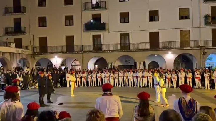 Malen eta Josu Antxia kintoek osaba Jon izan dute gogoan, haren heriotzaren 33. urteurrenean