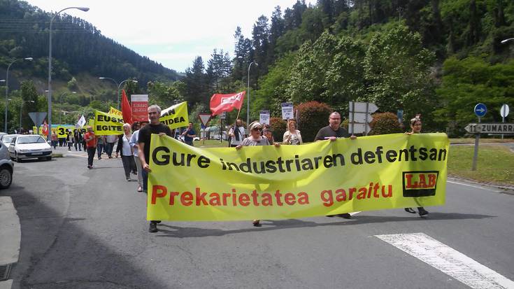 "Industriako langileen prekarietatea" salatzeko mobilizazioak egin ditu LABek