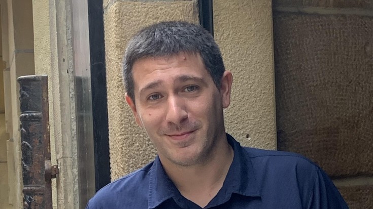 Garikoitz Goikoetxeak 'Esnatu ala hil' liburua aurkeztuko du martitzenean