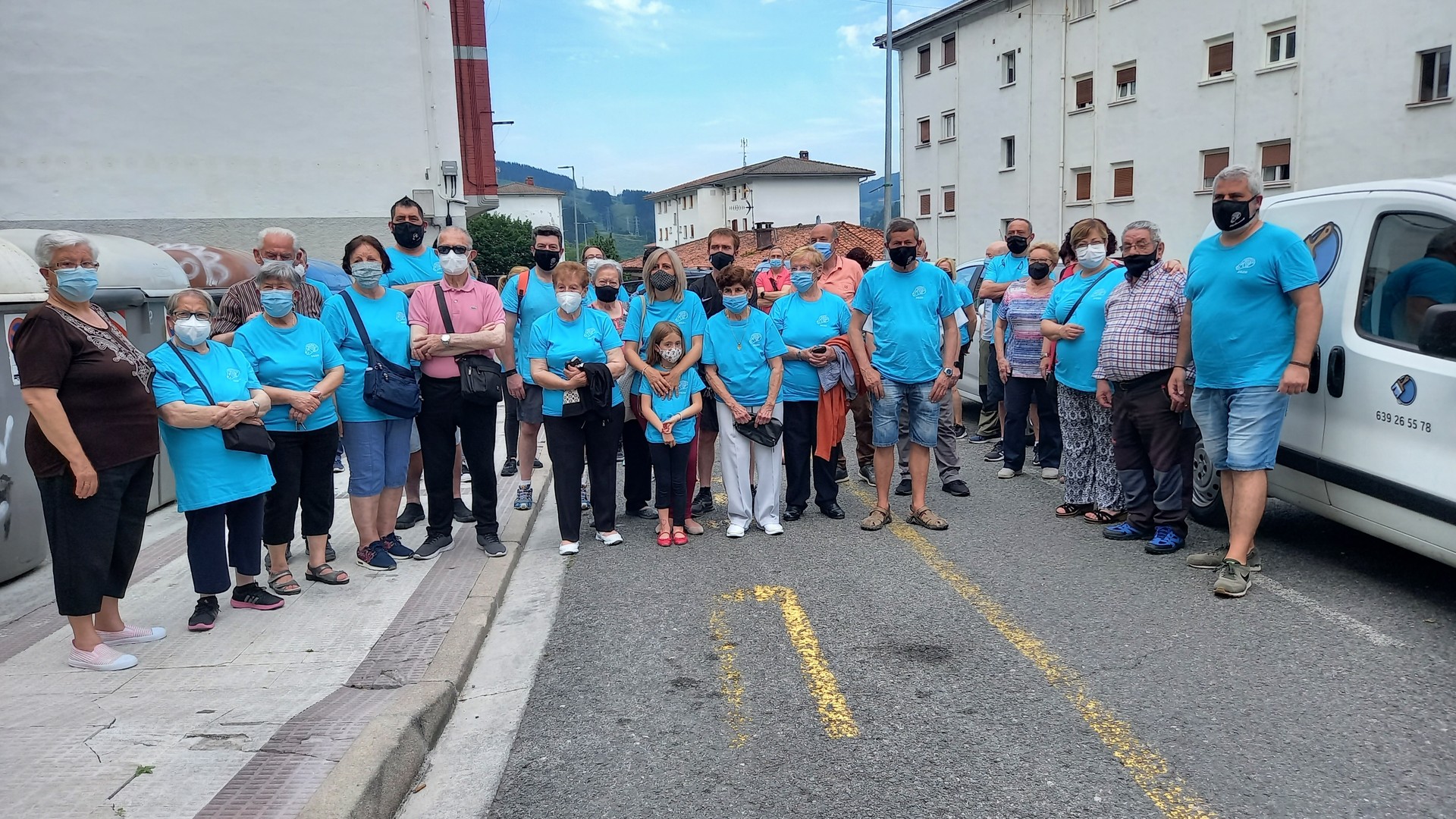 Avesantes: "Abandonatuta jarraitzen dugu"