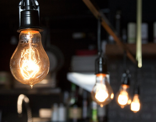 Energia bulegoa ostiral goizetan irekiko dute aurrerantzean