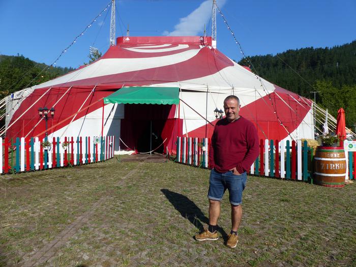 Iker Galartza (Gure Zirkua): "Azarora arte luzatu dugu Arrasateko egonaldia"