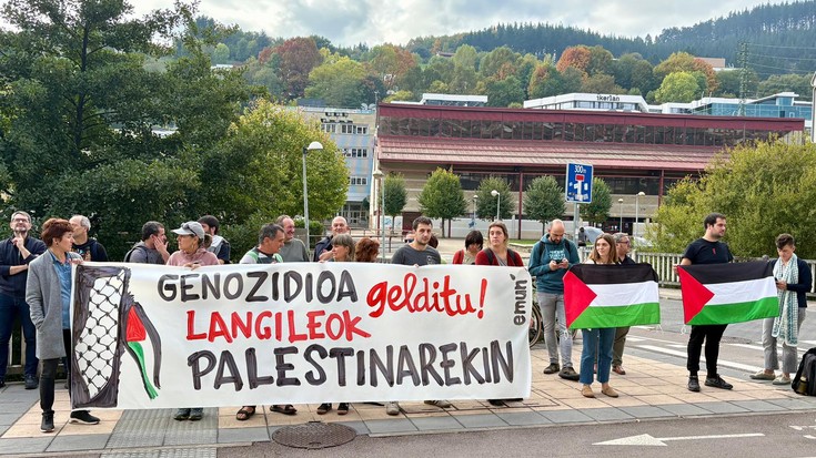 Hainbat langilek egin dute bat Gazako genozidioa salatzeko lanuzteekin