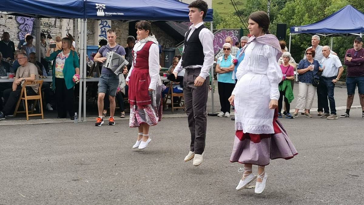 Festa giroa nagusituko da solstizio gauean eta San Juan auzoko jaietan