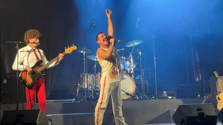 Queen-en tributu taldeak entzule asko izan ditu aurrean