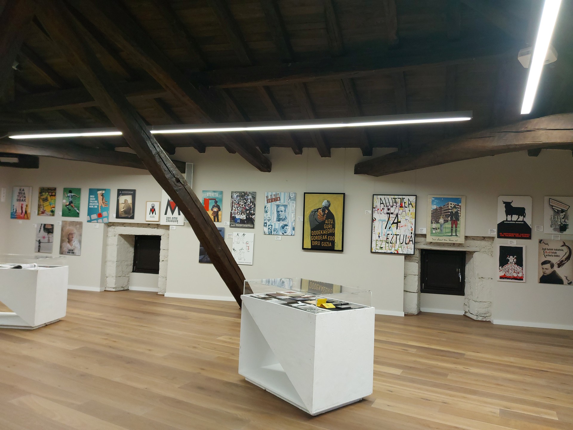 Euskal palindromo bilduma Bergarako Olaso dorrean