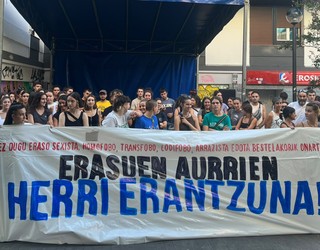 Jaietan eman diren eraso ezberdinak salatzeko elkarretaratzea egin dute