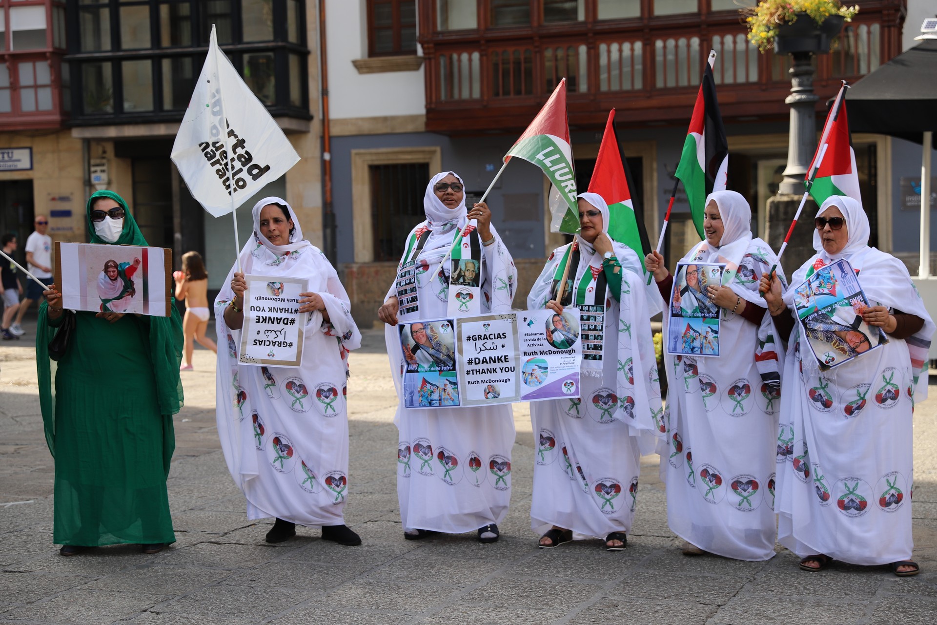 Saharar komunitateak irmoki gaitzetsi du Sultana Jaya ekintzailearen aurkako hilketa saiakera