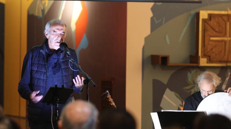 Gandiagaren poesiak kantatu ditu Mendibilek Arantzazun