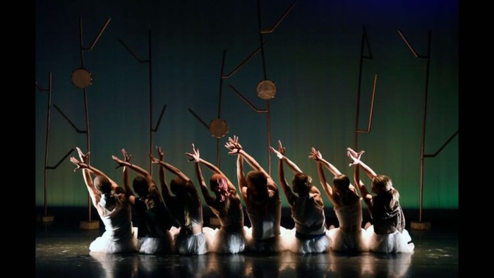 Mauriziaren indarra dantzara ekarrita