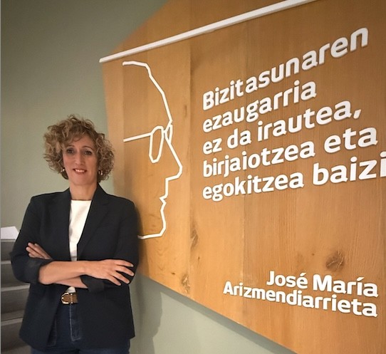 Itziar Azurmendi Ochoa de Alda: "Oinarri ditugu eredu kooperatiboa eta elkarlanerako bokazioa"
