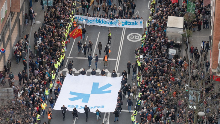 Urtarrilaren 11n Bilbon egingo den manifestaziora joateko autobusak antolatu dituzte