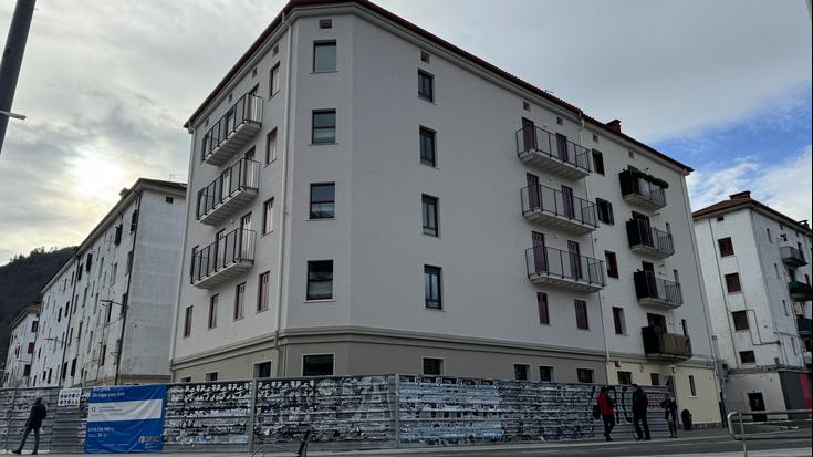 Gazteendako hamabi etxebizitzaren esleipen prozeduran izena eman daiteke