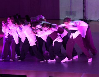 Dantza urbanoa lantzen duten 21 talderen ikuskizunarekin gozatu dute Aretxabaletan