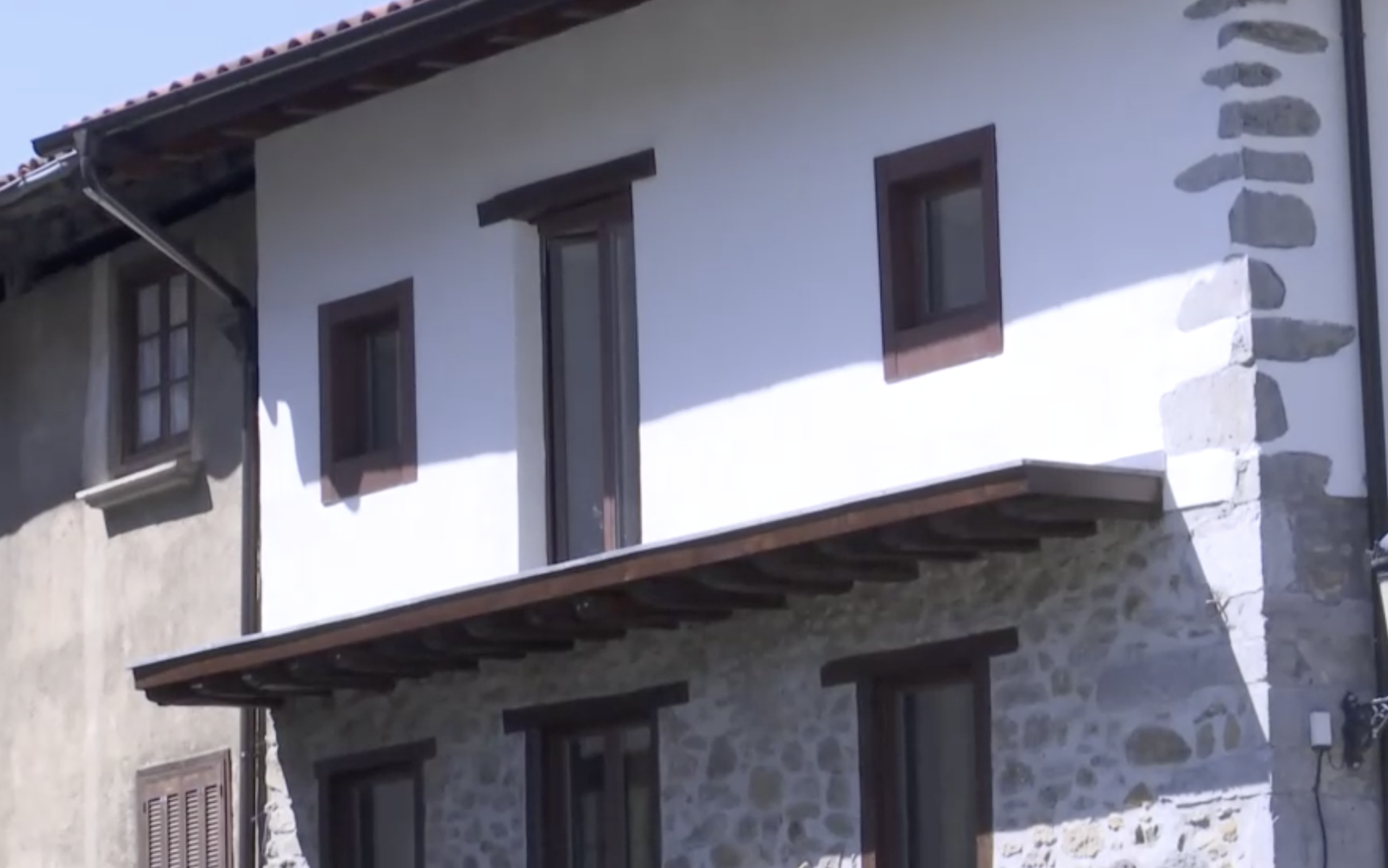 Aramaion hildako langilea "altueran babes neurririk gabe" lanean zebilela salatu du LABek