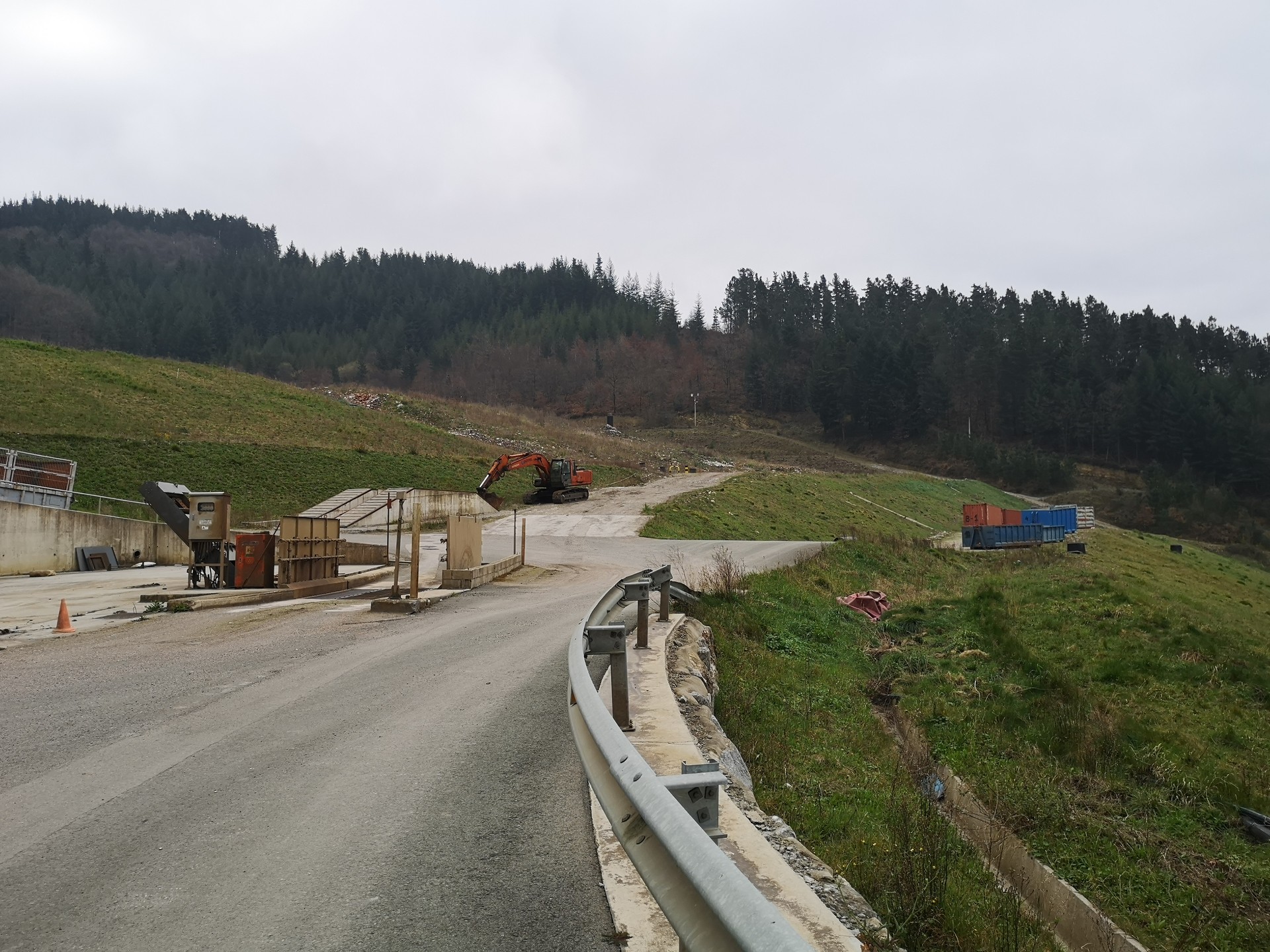 Epele zabaldu edo ez, erabakitzeke oraindik