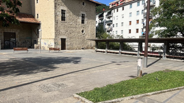 Zapatuetako azoka Katabia plazan jarriko dute San Martin plazako obrak bukatu bitartean