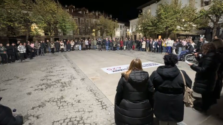 Elkarretaratze isila, indarkeria matxista jasan dutenei entzuteko