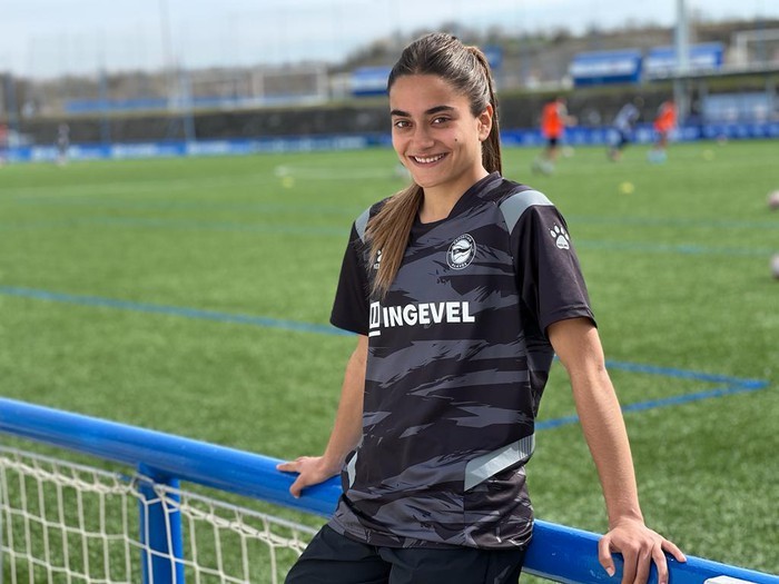 Elene Errastik Alavesen jarraituko du