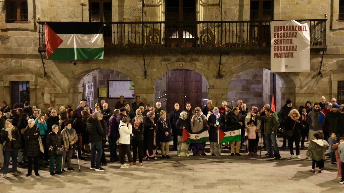 Mohamed Lamineren heriotza salatu dute Antzuolan